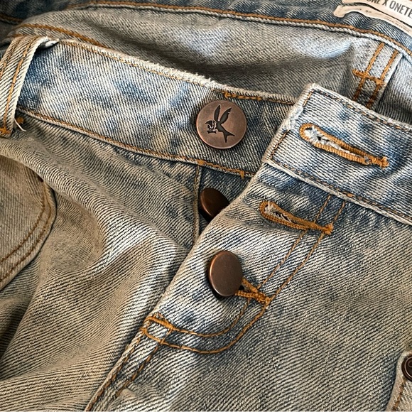 One x Teaspoon Women's Bell Bottom Light Blue Distressed Denim Jeans Size 28 - Picture 4 of 16
